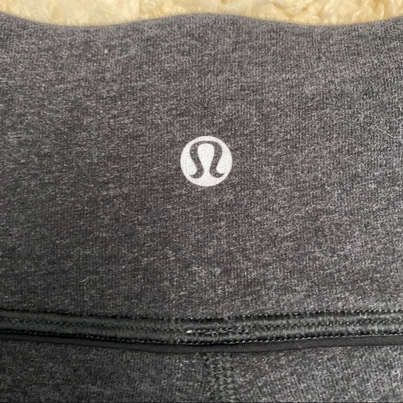 GRAY LULULEMON CAPRI LEGGINGS - Picture 4 of 6
